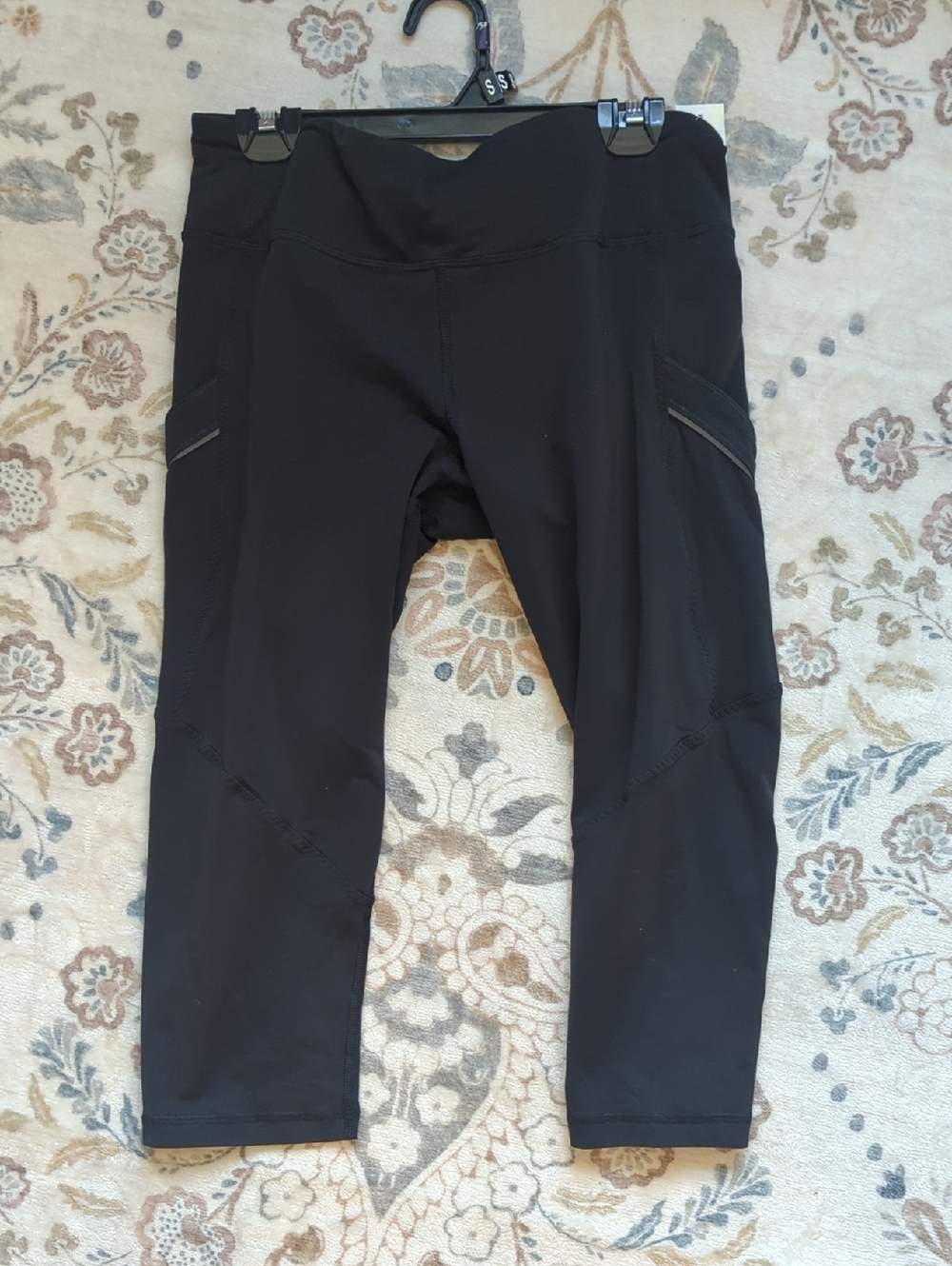 lululemon athletica Black Cropped Leggings with Side Pockets